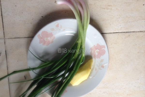 蒸石斑鱼的做法图解2