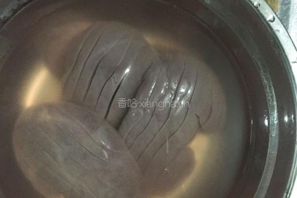 爆炒腰花的做法图解1
