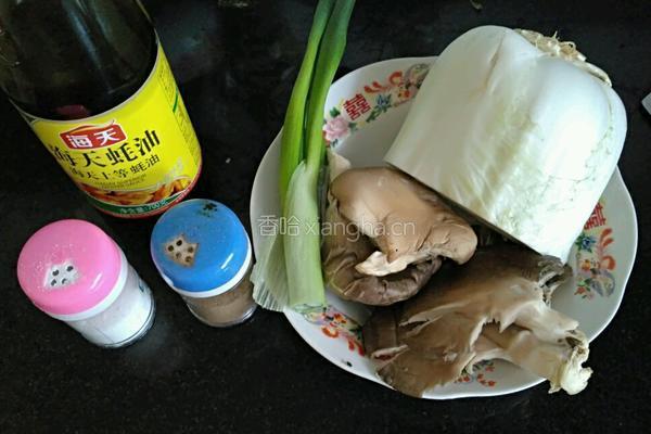 平菇白菜片的做法图解1