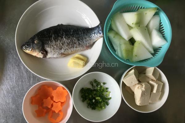 鲫鱼豆腐冬瓜汤的做法图解2