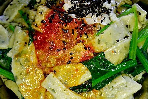 手擀菠菜面片的做法图解3