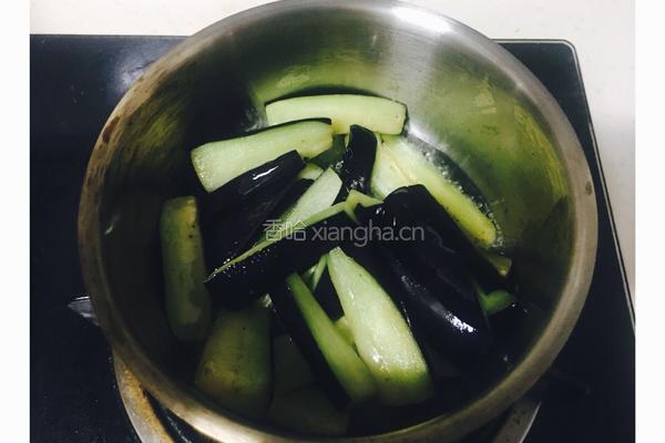 鱼香茄子的做法图解2