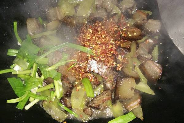腊肉炒莴笋的做法图解13