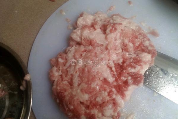 梅菜剁猪肉的做法图解2