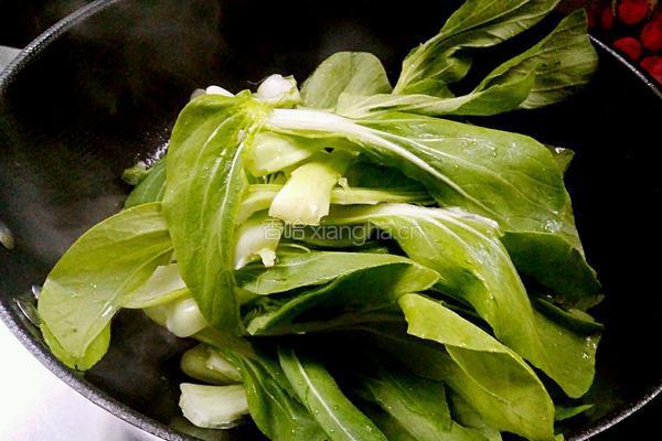 香菇炒小白菜的做法图解9