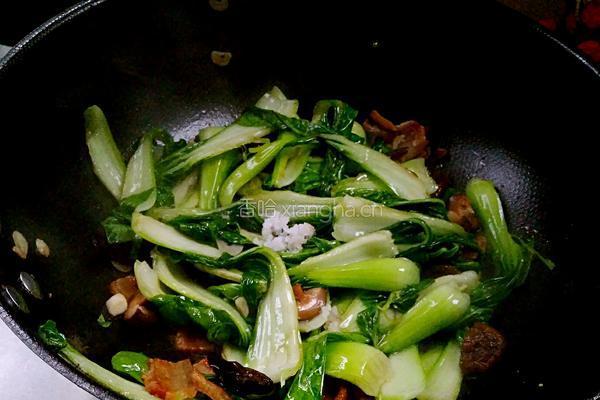 香菇炒小白菜的做法图解10