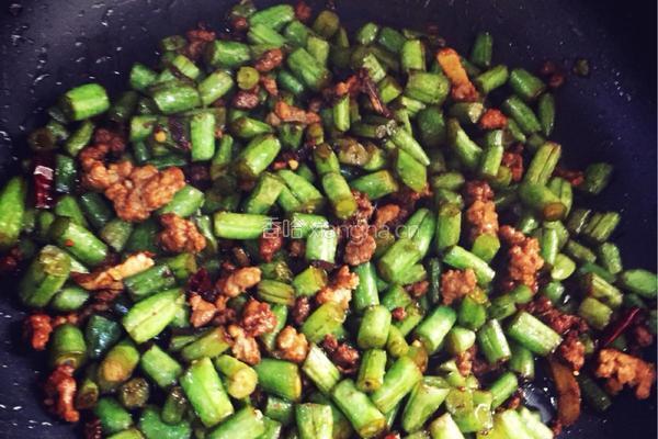干煸肉糜刀豆的做法图解5