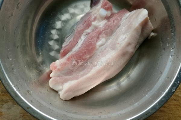 萝卜干炒腊肠的做法图解2