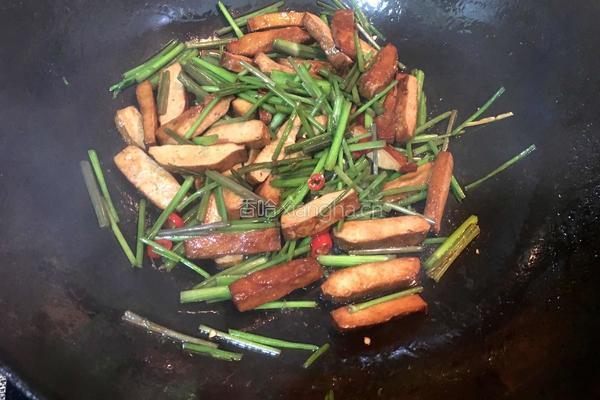 野芹菜炒香干的做法图解7
