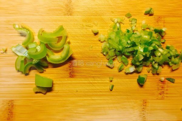 冬瓜汆香菜丸子汤的做法图解3