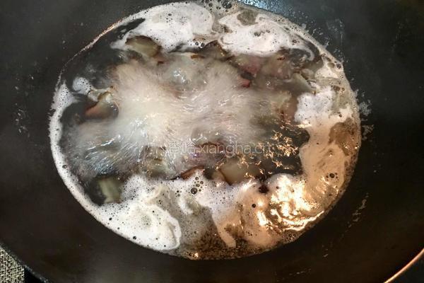 野芹菜炒腊肉的做法图解3