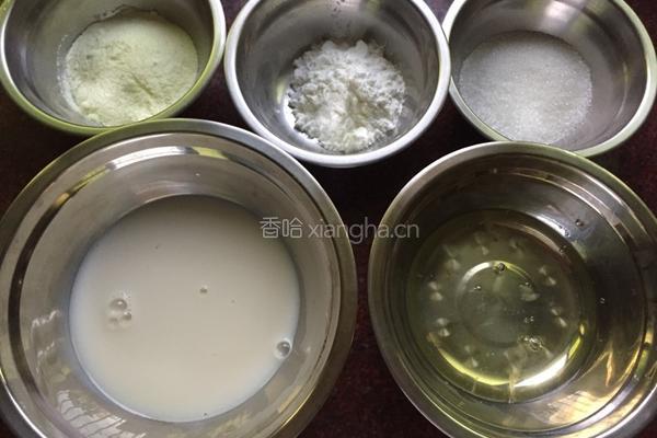 酸奶溶化豆的做法图解1