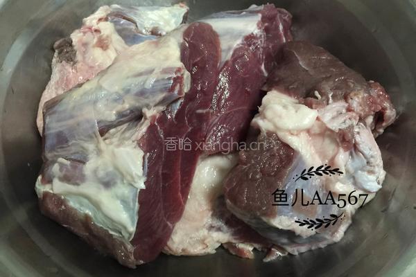 卤马肉的做法图解1