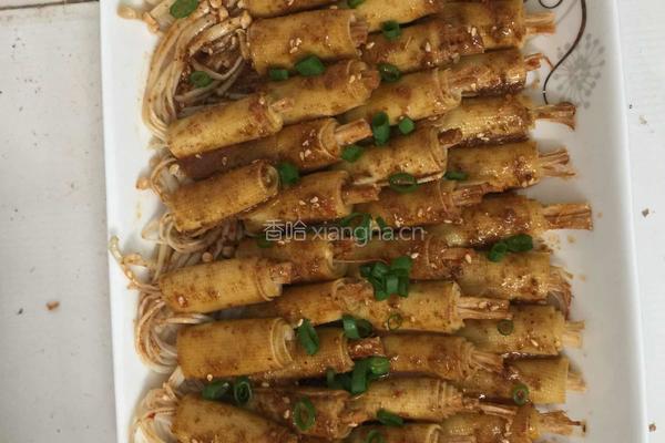 豆皮卷金针菇的做法图解8