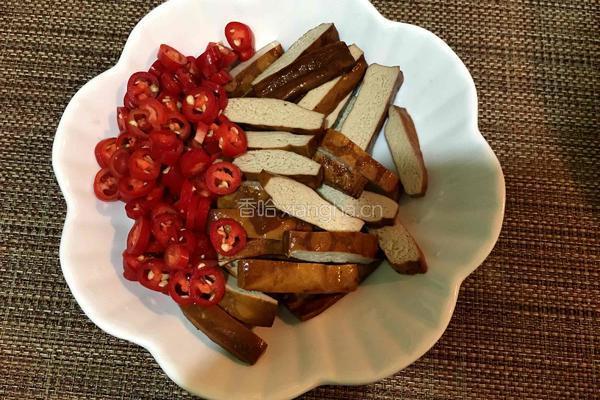 腊肉炒香干的做法图解2