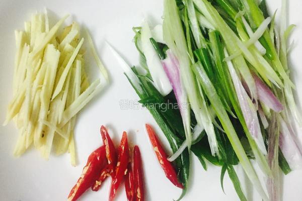清蒸多宝鱼的做法图解2