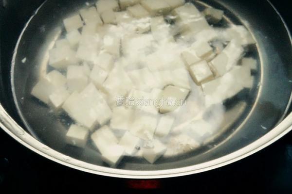 香椿拌豆腐的做法图解4