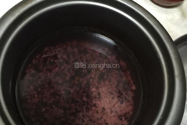 紫米粢饭团的做法图解1