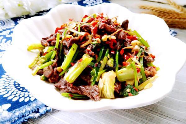 芹菜炒牛肉的做法图解10