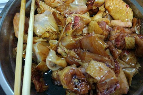 胡萝卜土豆鸡块的做法图解1