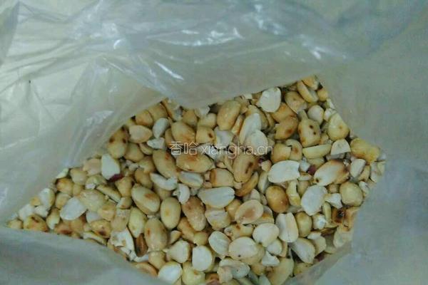奶味牛轧糖的做法图解2