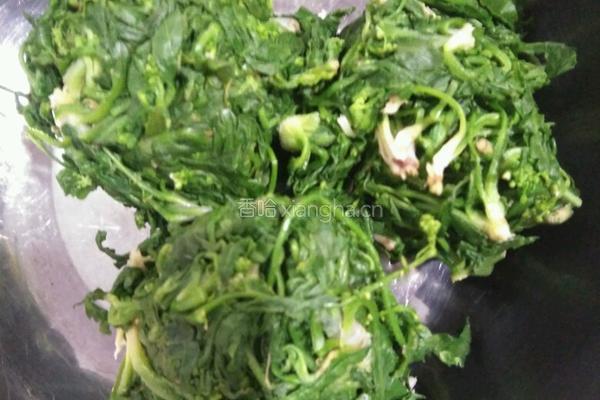 荠荠菜饺子的做法图解2