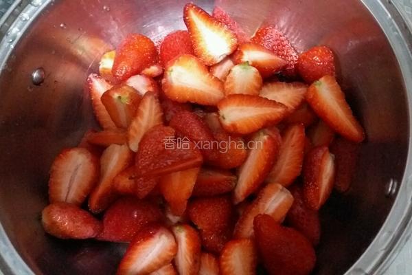 糖水草莓的做法图解3