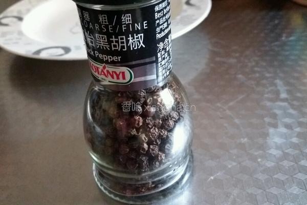 黑胡椒煎骨肉相连的做法图解2