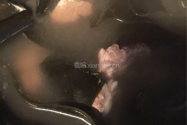 海带绿豆排骨汤的做法图解6
