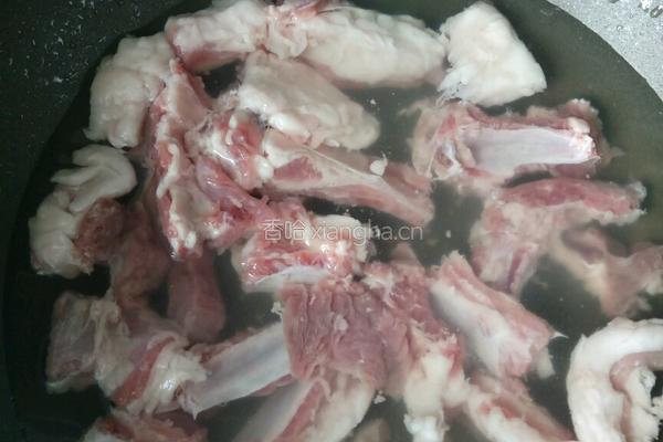 胡萝卜烧羊肉的做法图解1