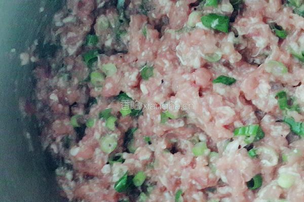 满口流鲜汁的肉三鲜馅饺子的做法图解4