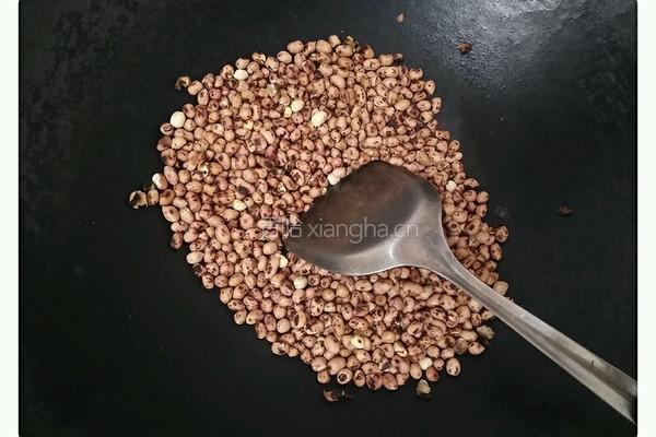 花生蔓越莓牛轧糖的做法图解1