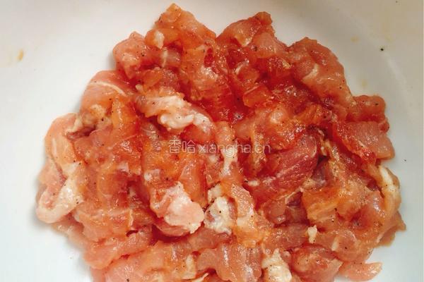 黄豆芽炒肉的做法图解3