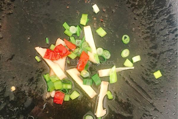 黄豆芽炒肉的做法图解7