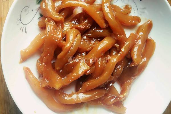 肉丝烧茄子的做法图解1