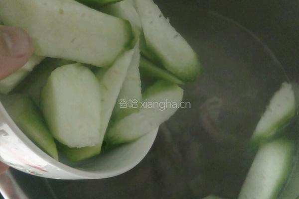 丝瓜瘦肉汤的做法图解4