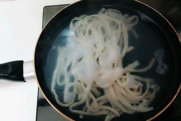 家常鱼面的做法图解7