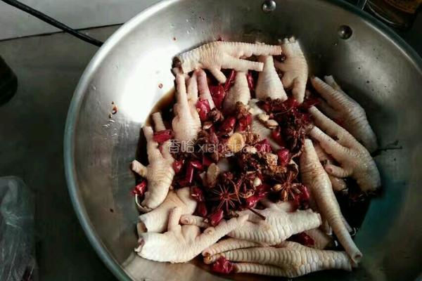 酱油卤鸡爪的做法图解2