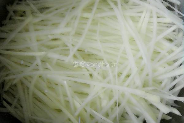 酸辣土豆丝的做法图解1