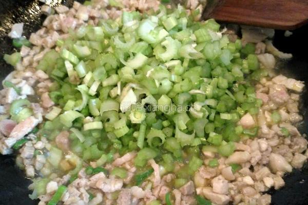 芹菜肉酱卤的做法图解6