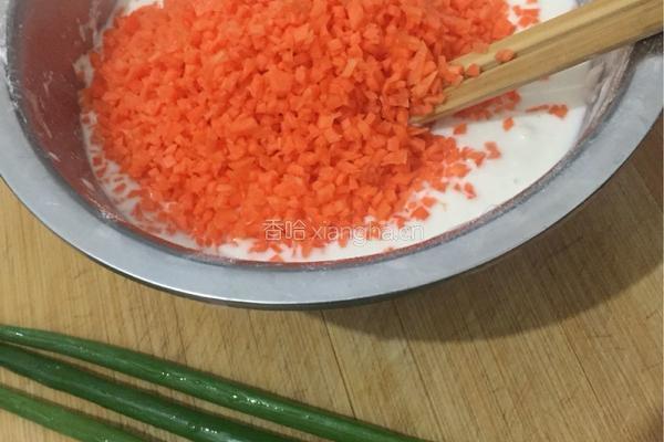 胡萝卜味鸡蛋煎饼的做法图解3