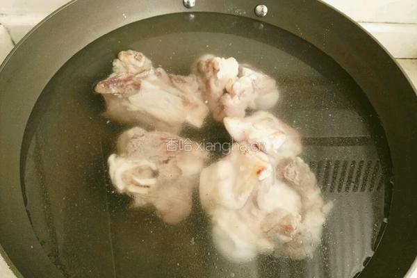 黑木耳 花生大骨汤的做法图解3
