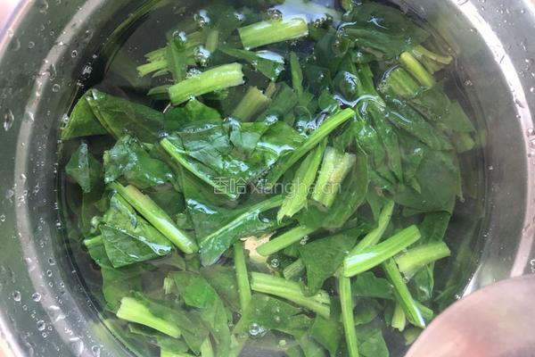 老醋菠菜花生米的做法图解2