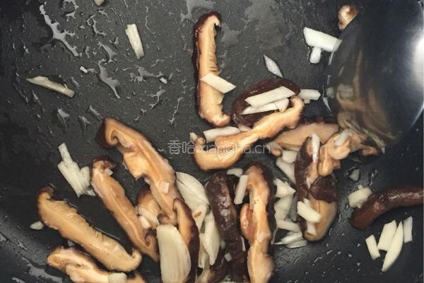 胡萝卜黑米饭的做法图解2