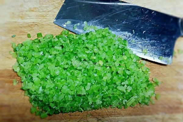 馄饨馅之芹菜鲜肉的做法图解4