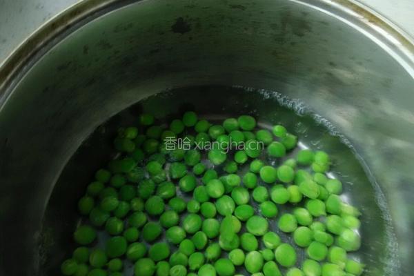西红柿炒豌豆的做法图解2