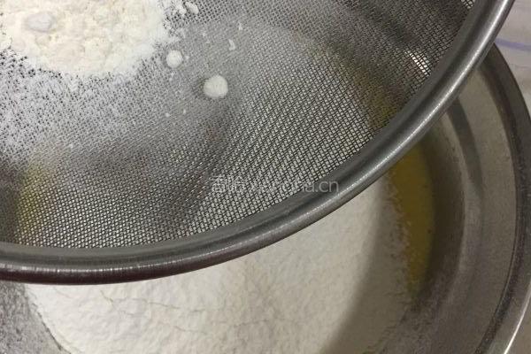 芒果蛋糕卷的做法图解4
