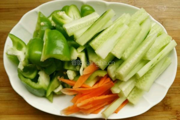 腊肉炒青椒的做法图解3