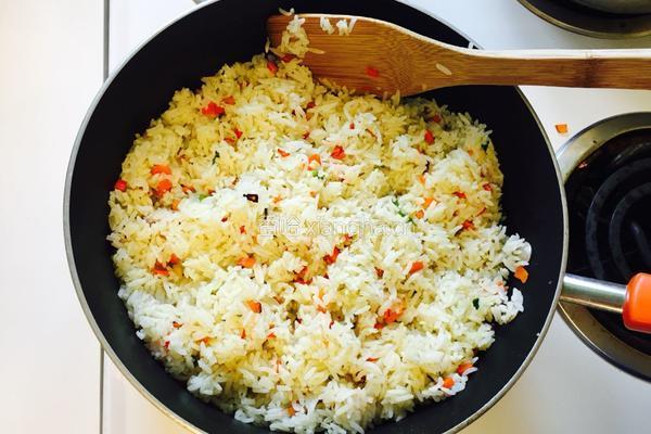 银鱼虾仁炒饭的做法图解5