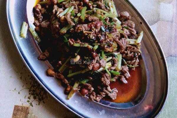 芹菜炒牛肉的做法图解12